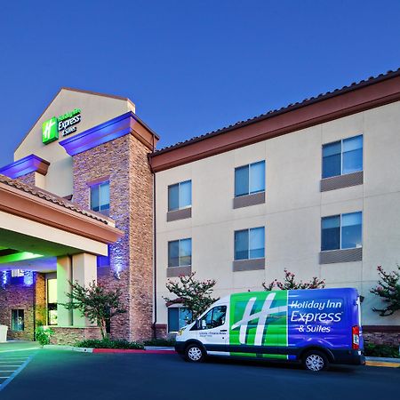Holiday Inn Express & Suites Clovis Fresno Area By Ihg Exterior foto