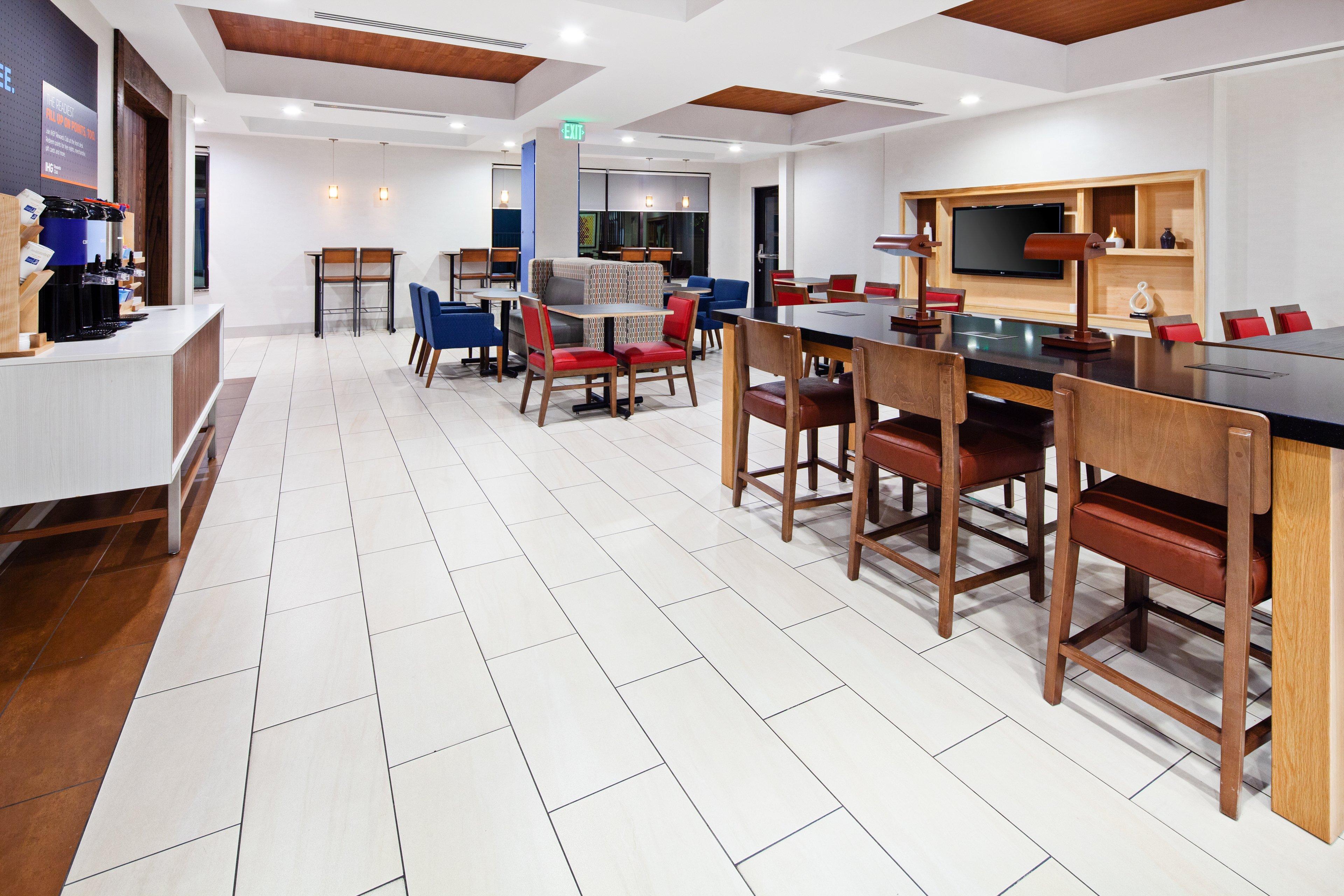 Holiday Inn Express & Suites Clovis Fresno Area By Ihg Exterior foto
