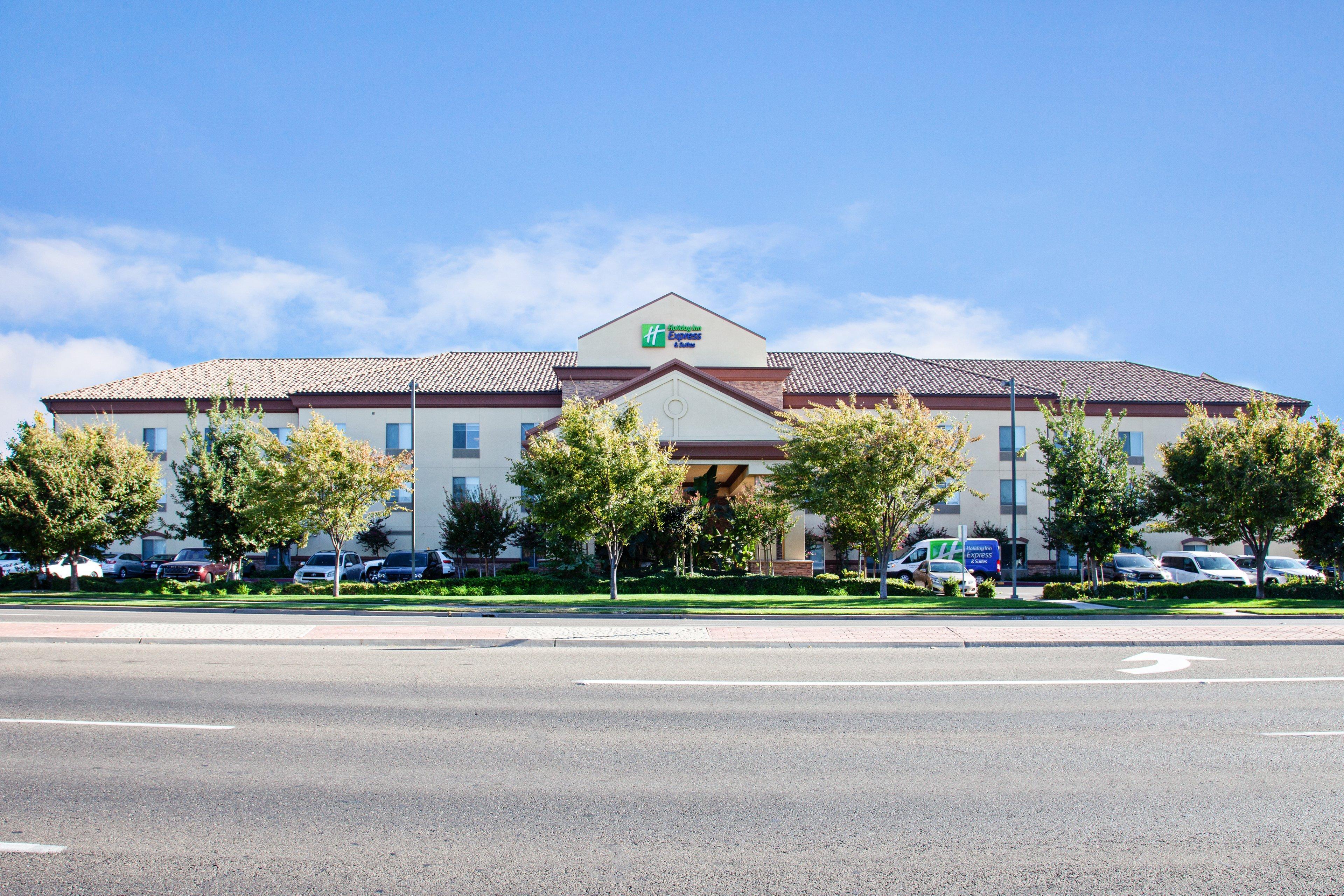 Holiday Inn Express & Suites Clovis Fresno Area By Ihg Exterior foto