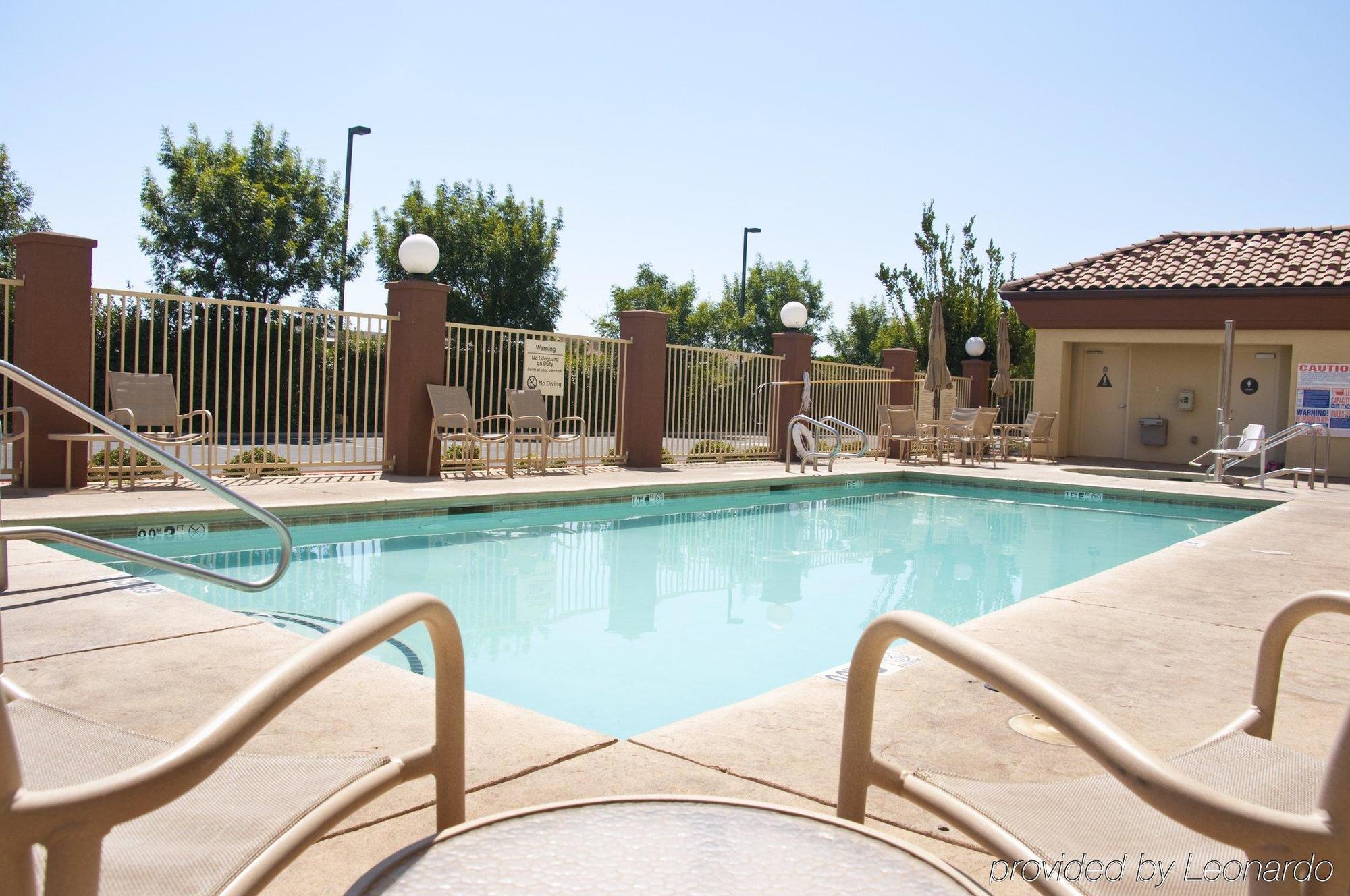Holiday Inn Express & Suites Clovis Fresno Area By Ihg Exterior foto