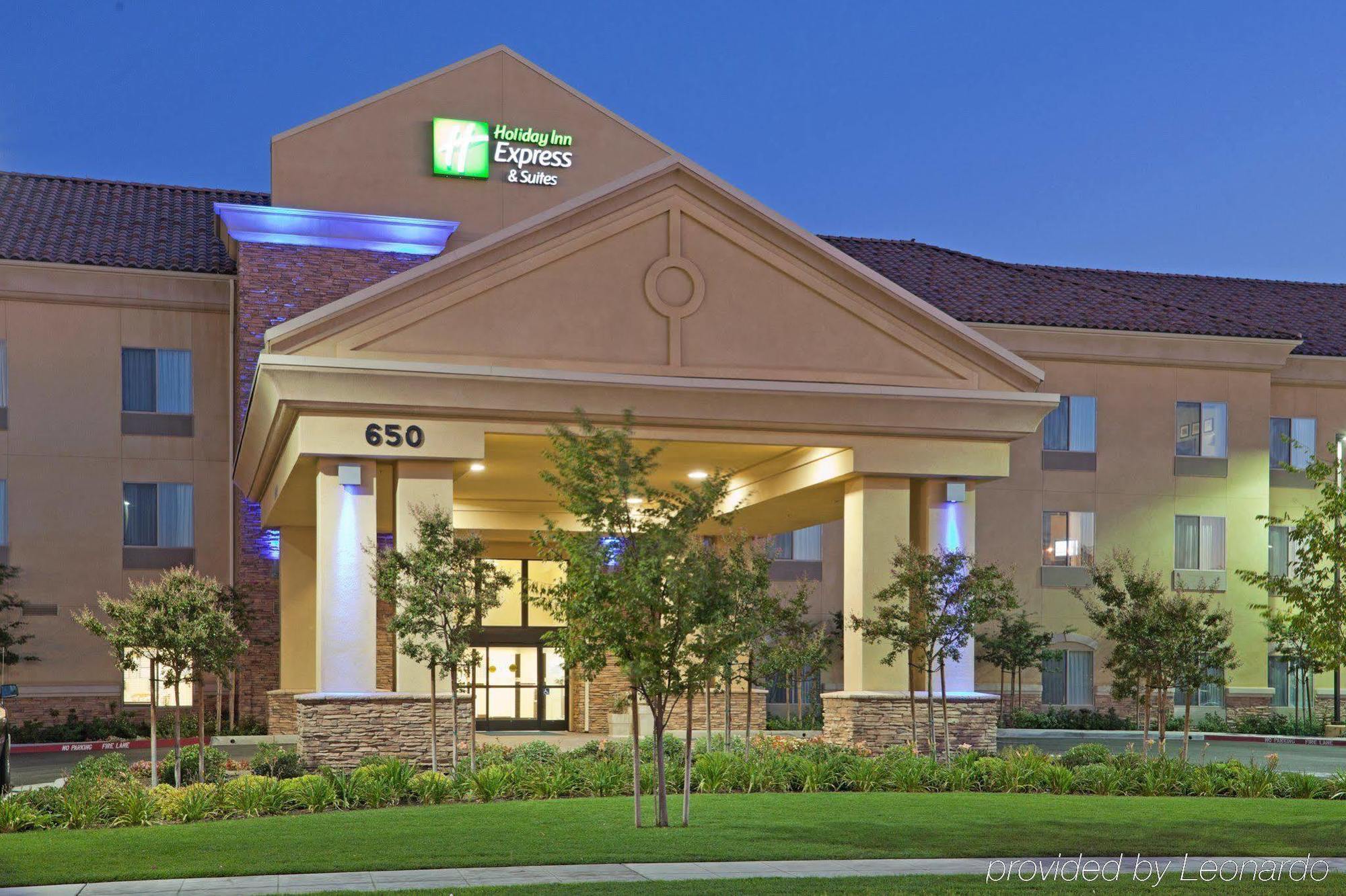 Holiday Inn Express & Suites Clovis Fresno Area By Ihg Exterior foto