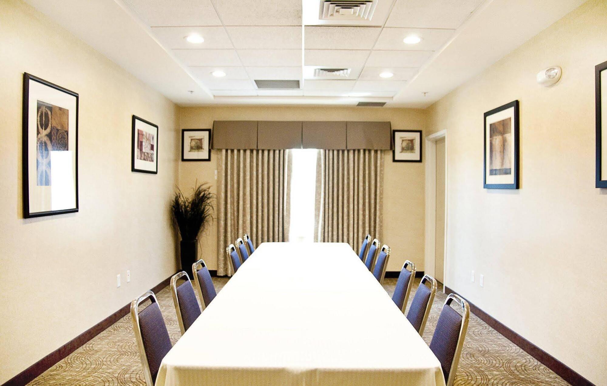 Holiday Inn Express & Suites Clovis Fresno Area By Ihg Exterior foto