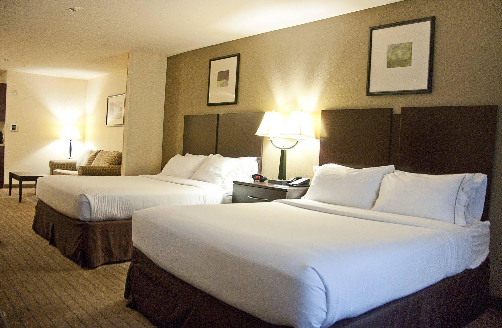 Holiday Inn Express & Suites Clovis Fresno Area By Ihg Exterior foto
